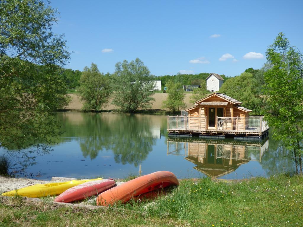 Cabanes Flottantes Du Lac De Pelisse Douzains Ngoại thất bức ảnh